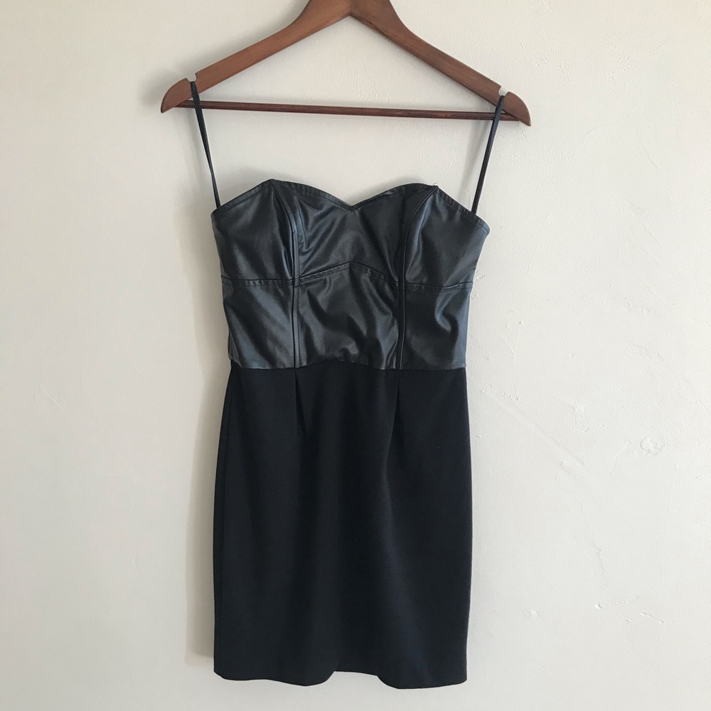 🌻CHARLOTTE RUSSE strapless black dress size S🌻